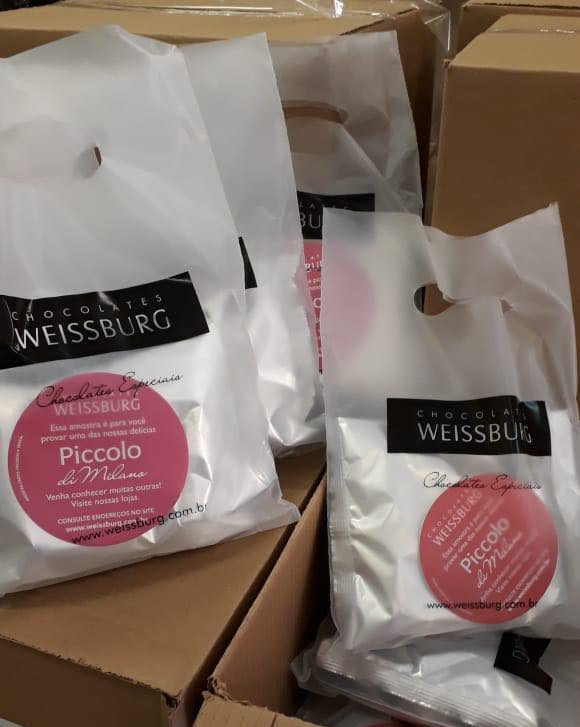 Alunos do Programa Cultural também ganharam chocolates de Páscoa
