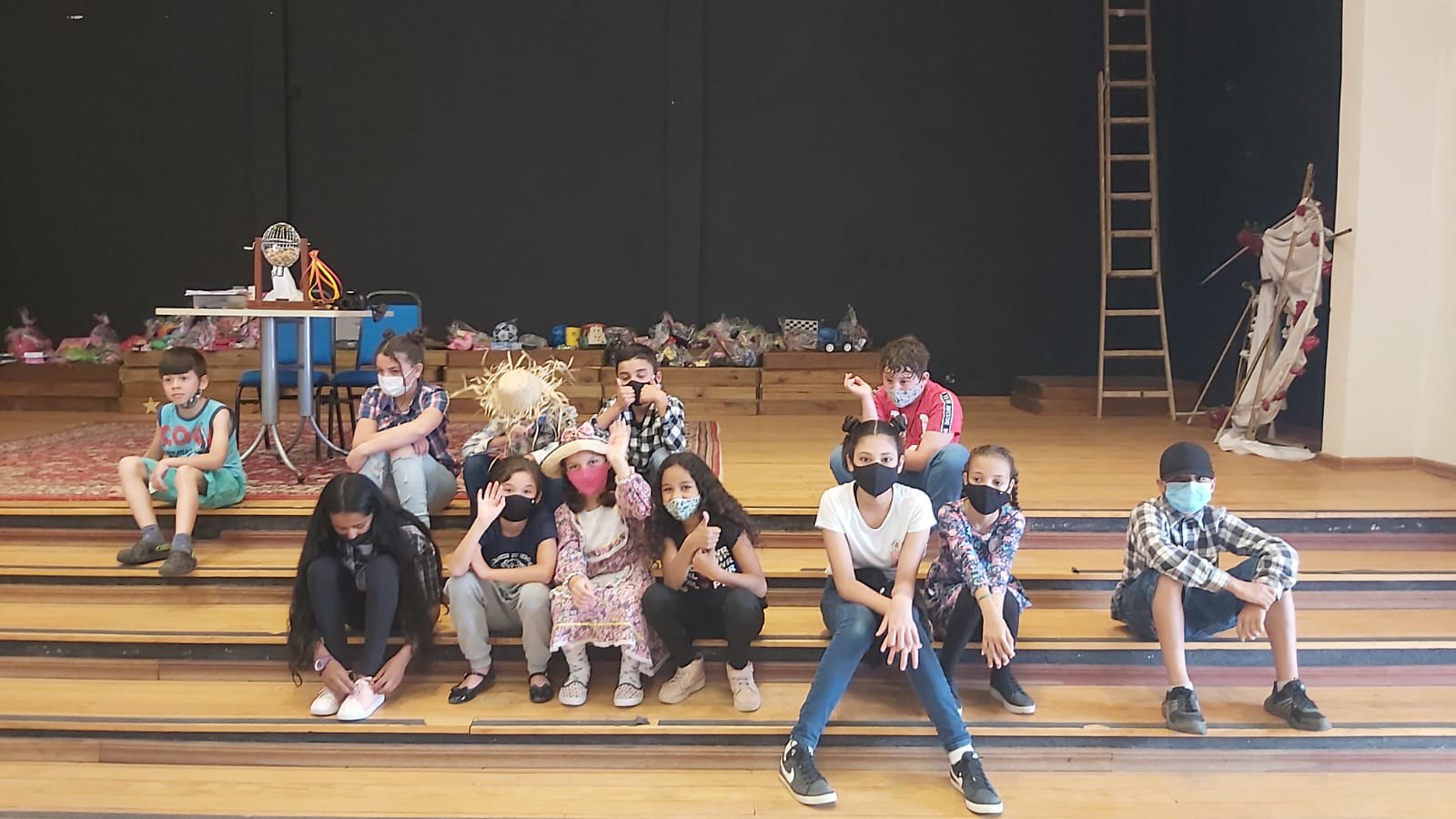 Alunos participam de festa julina no Projeto