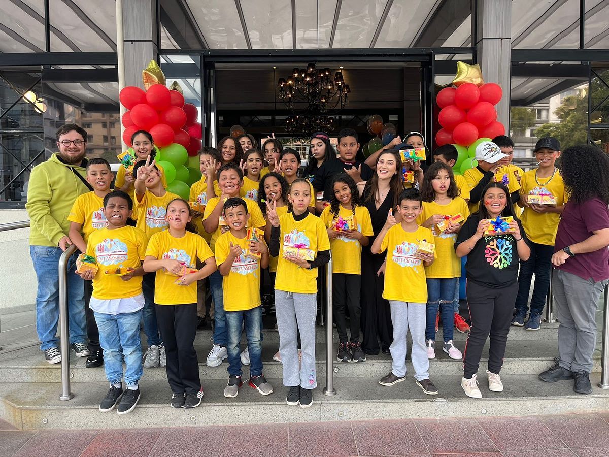Alunos participam de comemoração do Dia das Crianças no restaurante Dona Helena Gastronomia