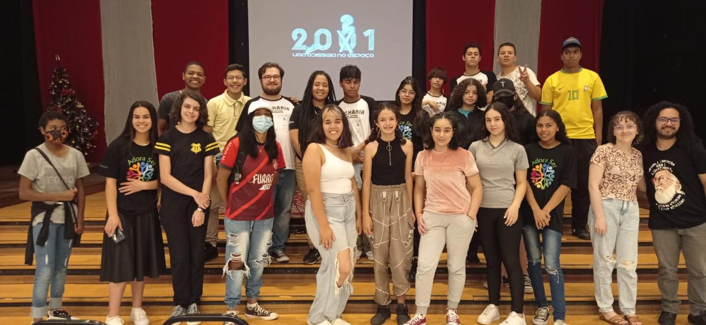 Alunos do Adora Ser realizam exposição