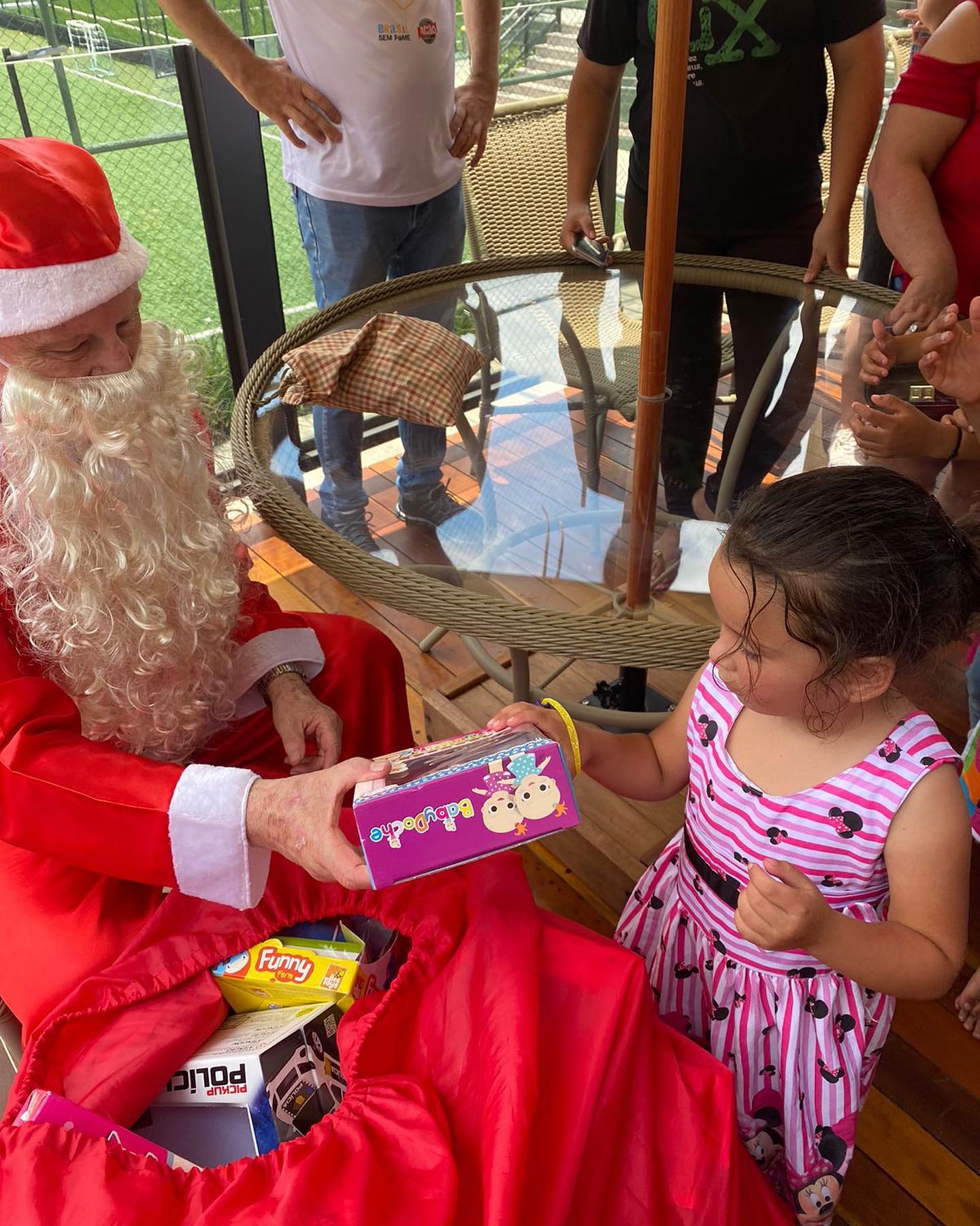 Em parceira com Clube Curitibano, São Roque faz ação de Natal para crianças