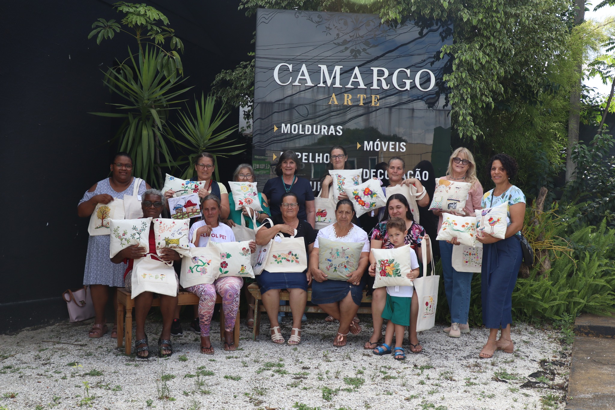 Alunas do Curso de Bordado realizam exposição na Camargo Artes